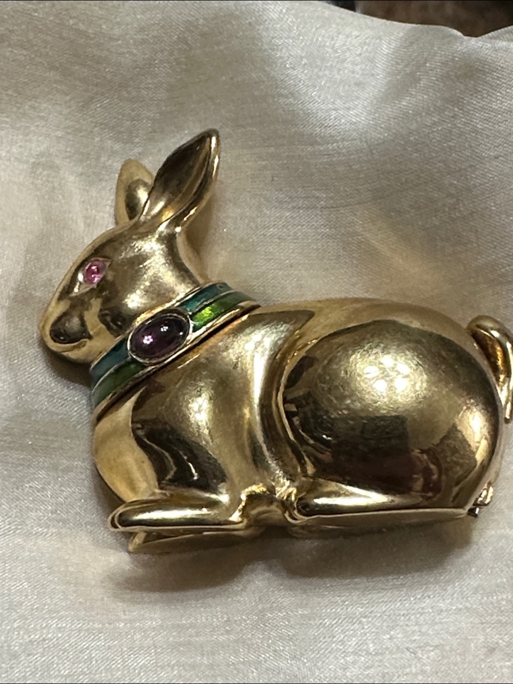 Vtg- Estée Lauder jeweled Rabbit solid perfume compact. All original jewels